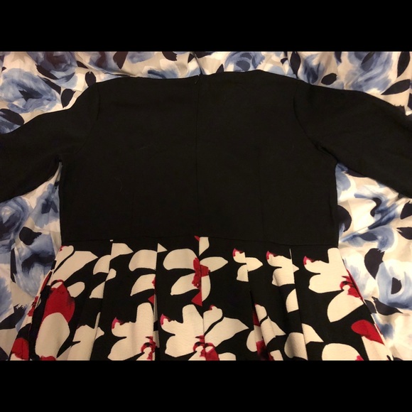 Mid-length three-quarter sleeve dress - Picture 3 of 3